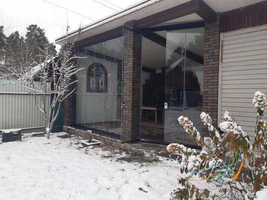 Безрамное остекление террасы