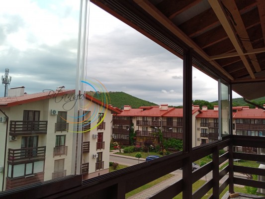 Безрамное остекление балкона в Сукко Краснодарский край