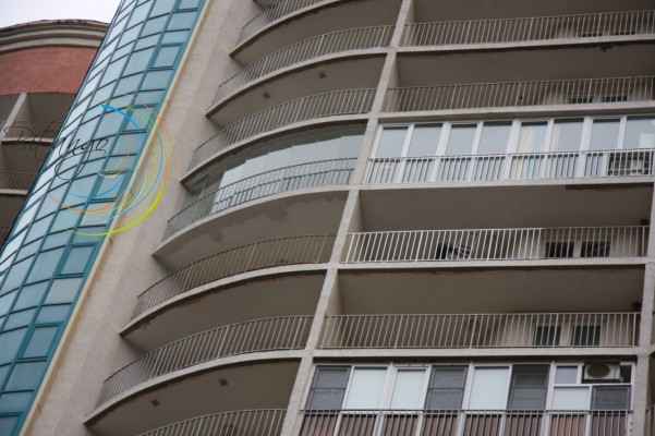 Безрамное остекление полукруглого балкона в Сочи