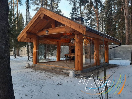 Безрамное остекление беседки