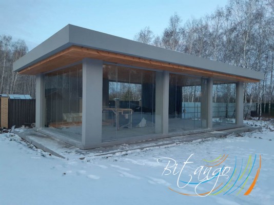 Безрамное остекление беседки