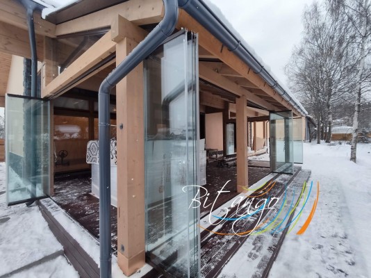 Безрамное остекление террасы