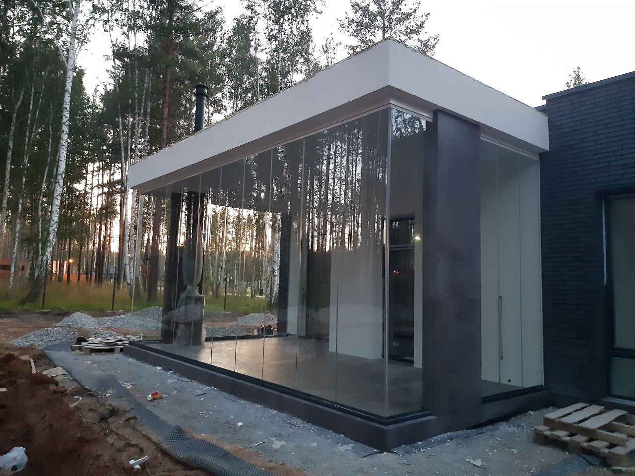 Безрамное остекление террасы