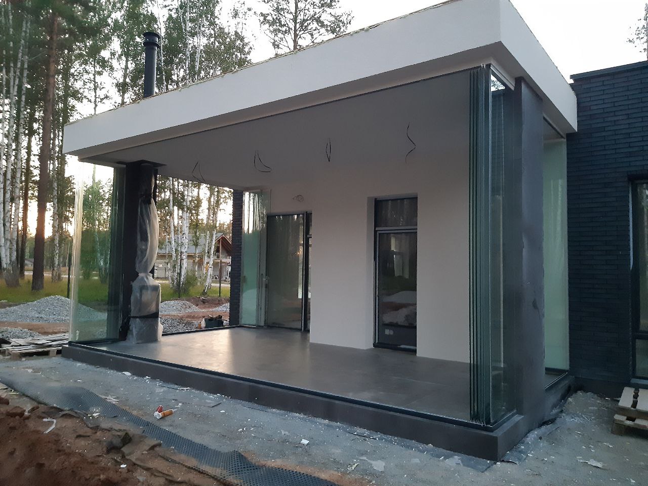 Безрамное остекление террасы