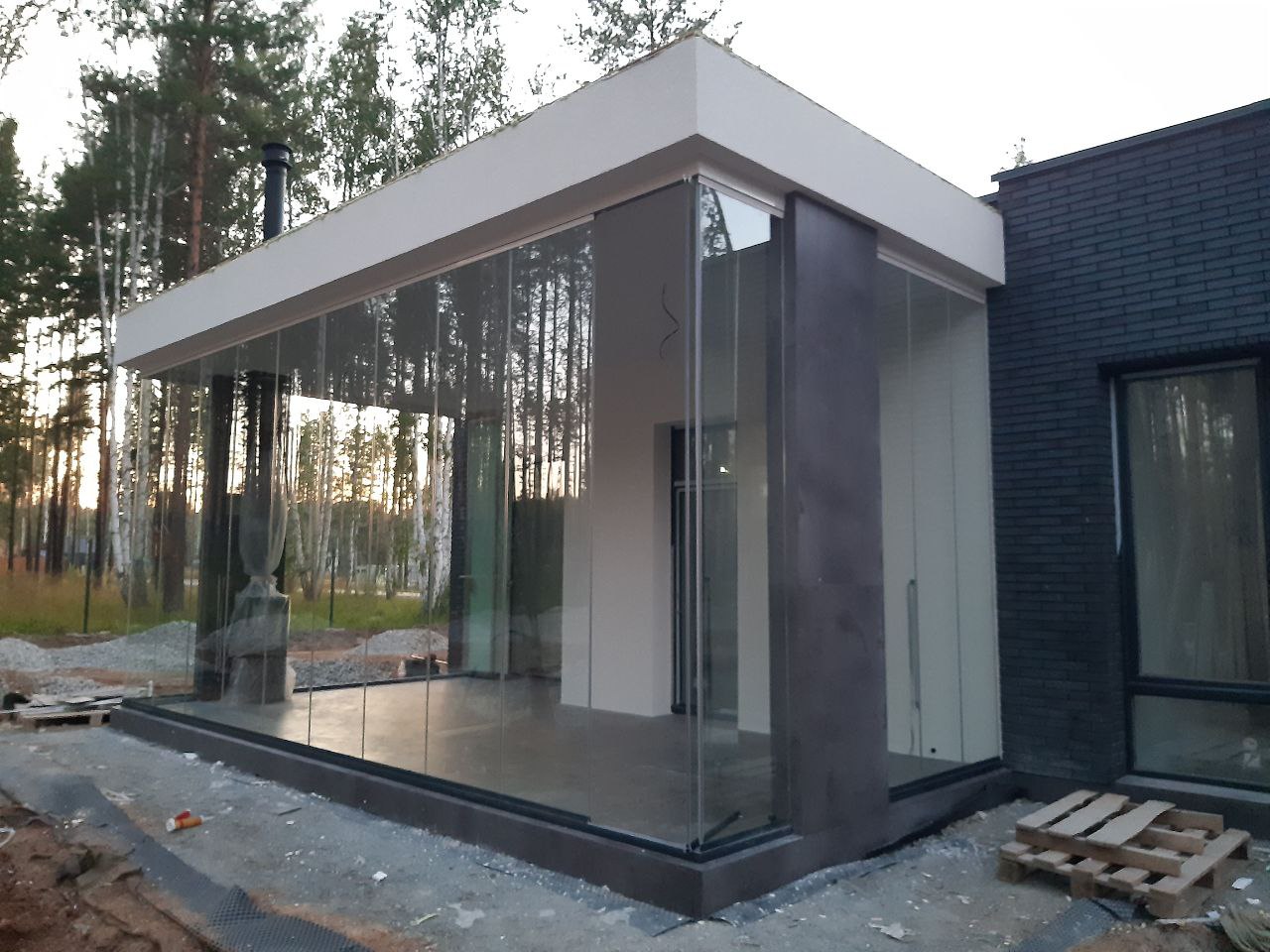 Безрамное остекление террасы